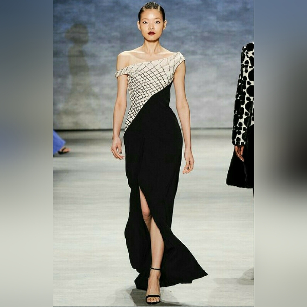 $4,530 BIBHU MOHAPATRA SILK BEAD PINK GOWN RUNWAY 4
